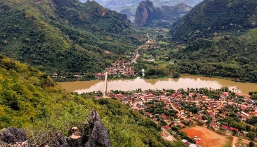 Viaggiare in Laos: Giro in barca da Luang Prabang a Nong Khiaw