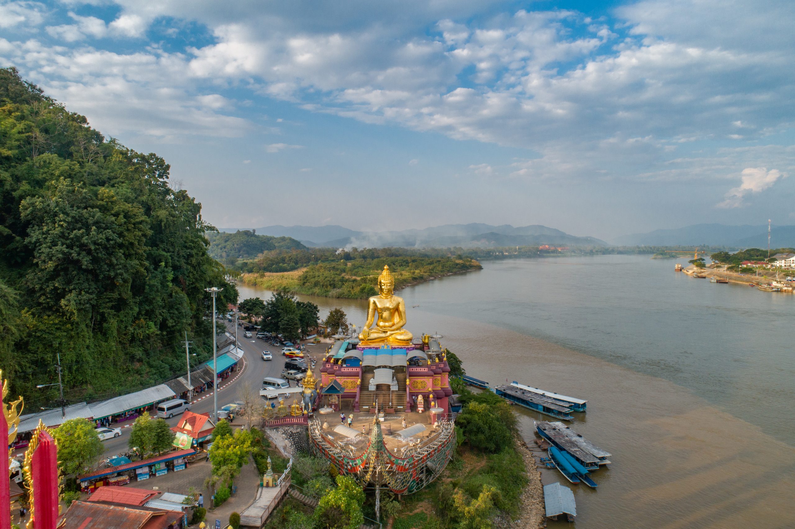 <span>Giorno 9</span>  Chiang Rai - Triangolo d'oro di un'intera giornata e confine birmano di Mae Sai + Villaggio della tribù del collo lungo (Co/P)